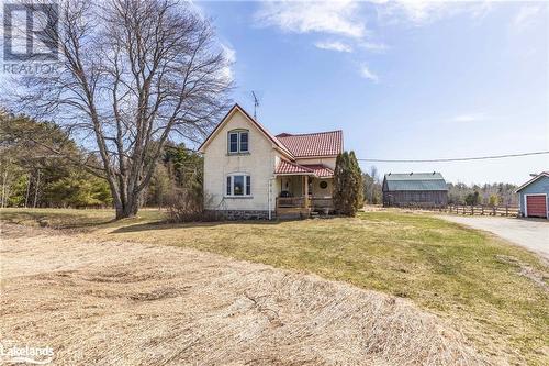 1061 Taverner Road, Gravenhurst, ON - Outdoor