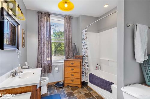 1061 Taverner Road, Gravenhurst, ON - Indoor Photo Showing Bathroom