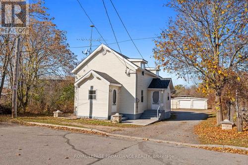 348 University Avenue W, Cobourg, ON - Outdoor