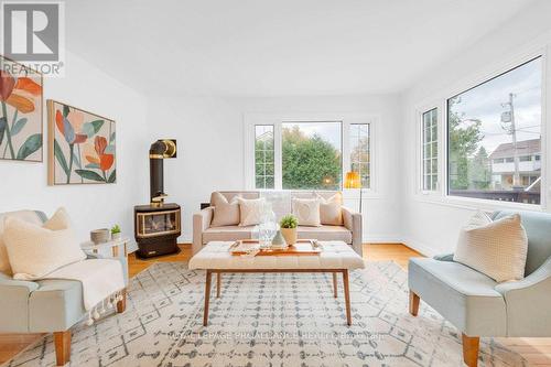 13 Dufferin Street, Brighton, ON - Indoor Photo Showing Living Room