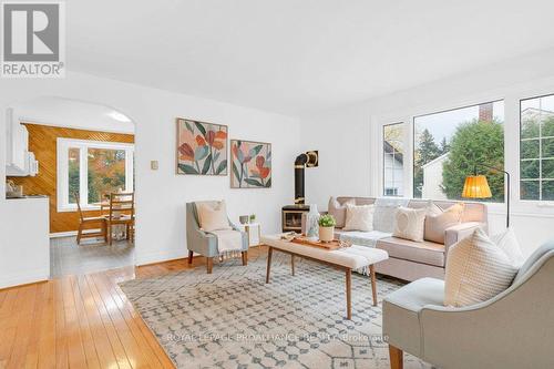 13 Dufferin Street, Brighton, ON - Indoor Photo Showing Living Room