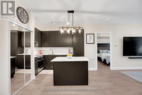 522 - 9085 Jane Street, Vaughan, ON - Indoor Photo Showing Kitchen