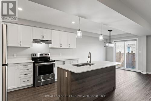 2735 Asima Drive, London, ON - Indoor Photo Showing Kitchen With Stainless Steel Kitchen With Double Sink