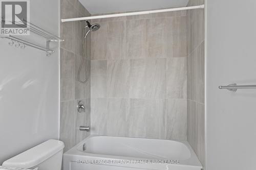 2735 Asima Drive, London, ON - Indoor Photo Showing Bathroom