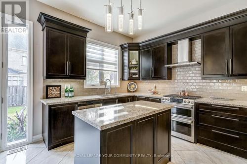 105 Burns Boulevard, King, ON - Indoor Photo Showing Kitchen With Upgraded Kitchen