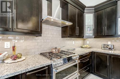 105 Burns Boulevard, King, ON - Indoor Photo Showing Kitchen With Upgraded Kitchen