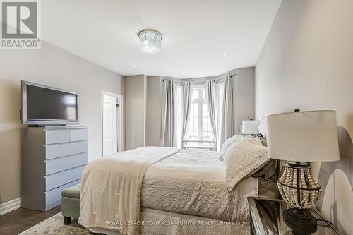 105 Burns Boulevard, King, ON - Indoor Photo Showing Bedroom