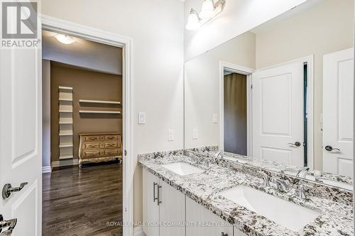 105 Burns Boulevard, King, ON - Indoor Photo Showing Bathroom