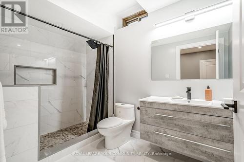 105 Burns Boulevard, King, ON - Indoor Photo Showing Bathroom