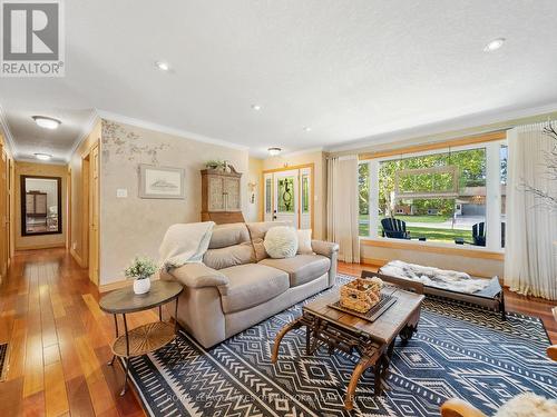 1859 Warminster Side Road, Oro-Medonte, ON - Indoor Photo Showing Living Room