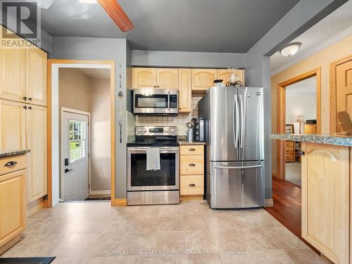 1859 Warminster Side Road, Oro-Medonte, ON - Indoor Photo Showing Kitchen