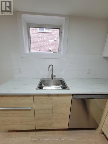 Lower - 68 Bird Street, Barrie, ON - Indoor Photo Showing Kitchen