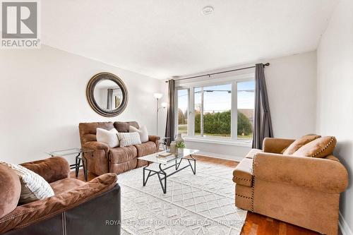 56 Harbour Street, Brighton, ON - Indoor Photo Showing Living Room