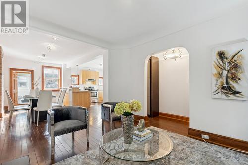 39 Oakwood Avenue, Toronto, ON - Indoor Photo Showing Living Room