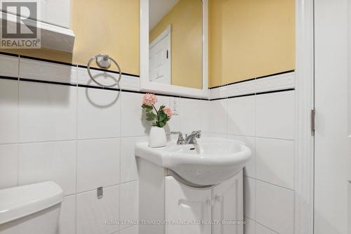 39 Oakwood Avenue, Toronto, ON - Indoor Photo Showing Bathroom