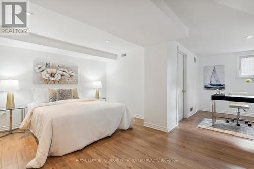 39 Oakwood Avenue, Toronto, ON - Indoor Photo Showing Bedroom