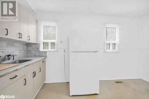 220 Pine Street, Belleville, ON - Indoor Photo Showing Kitchen