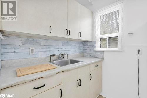 220 Pine Street, Belleville, ON - Indoor Photo Showing Kitchen