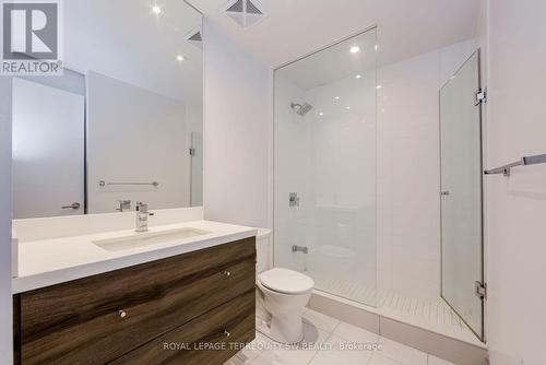 819 - 525 Adelaide Street W, Toronto, ON - Indoor Photo Showing Bathroom