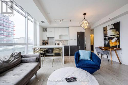 1707 - 199 Richmond Street W, Toronto, ON - Indoor Photo Showing Living Room