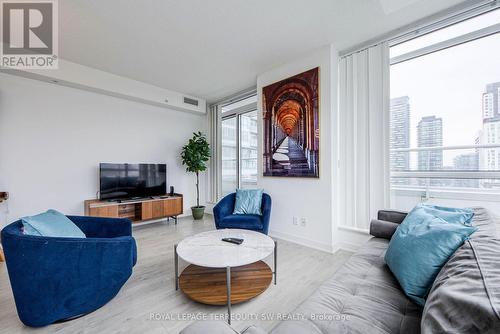 1707 - 199 Richmond Street W, Toronto, ON - Indoor Photo Showing Living Room