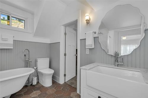 189 1St Street, Princeton, BC - Indoor Photo Showing Bathroom