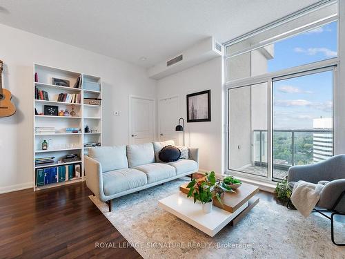 Ph116-17 Anndale Drive, Toronto, ON - Indoor Photo Showing Living Room