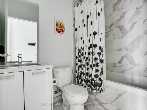 901-55 Ontario St, Toronto, ON - Indoor Photo Showing Bathroom