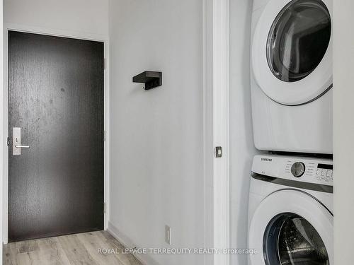 901-55 Ontario St, Toronto, ON - Indoor Photo Showing Laundry Room