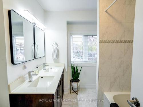 24 Coventry St, Toronto, ON - Indoor Photo Showing Bathroom