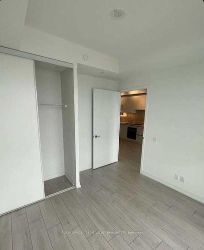 3701-950 Portage Pkwy, Vaughan, ON - Indoor Photo Showing Other Room