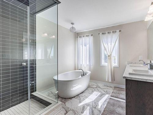 30 Drew Brown Blvd, Orangeville, ON - Indoor Photo Showing Bathroom