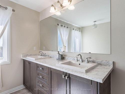 30 Drew Brown Blvd, Orangeville, ON - Indoor Photo Showing Bathroom