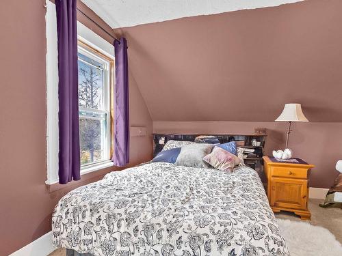 1061 Taverner Rd, Gravenhurst, ON - Indoor Photo Showing Bedroom