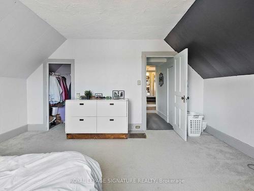 1061 Taverner Rd, Gravenhurst, ON - Indoor Photo Showing Bedroom