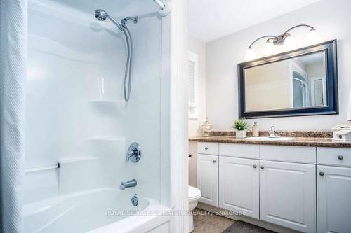 48 South St, Thorold, ON - Indoor Photo Showing Bathroom