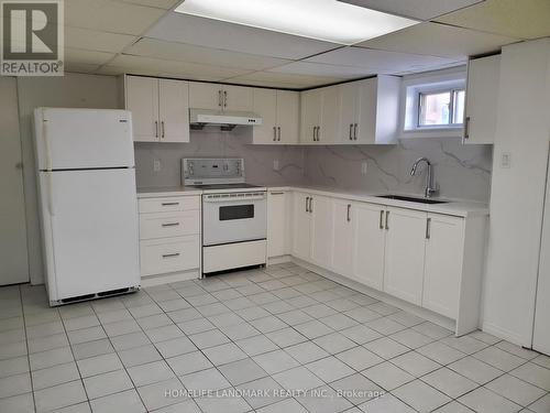 Bsmt - 17 Maralim Road, Richmond Hill, ON - Indoor Photo Showing Kitchen