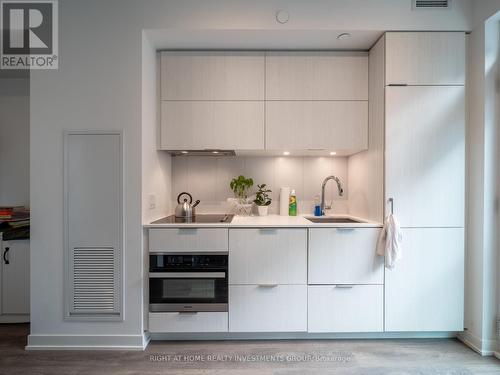 810 - 20 Richardson Street, Toronto, ON - Indoor Photo Showing Kitchen