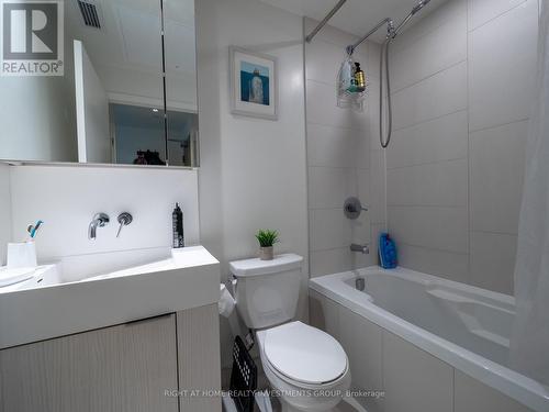 810 - 20 Richardson Street, Toronto, ON - Indoor Photo Showing Bathroom