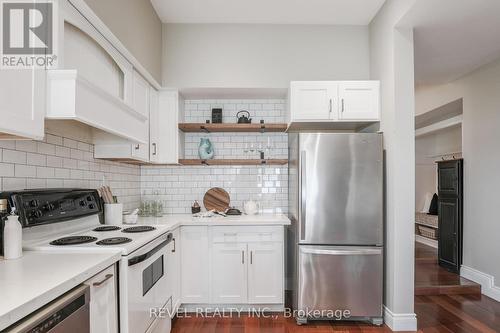 19 Aldred Drive, Scugog (Port Perry), ON - Indoor Photo Showing Kitchen