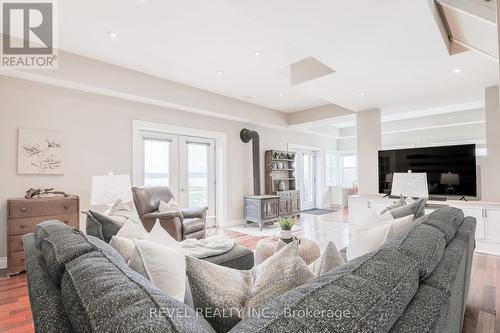 19 Aldred Drive, Scugog (Port Perry), ON - Indoor Photo Showing Living Room