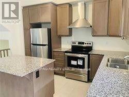 278 Lagerfeld Drive, Brampton, ON - Indoor Photo Showing Kitchen With Double Sink With Upgraded Kitchen