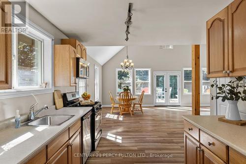 1150 Whites Road, Muskoka Lakes, ON - Indoor Photo Showing Kitchen