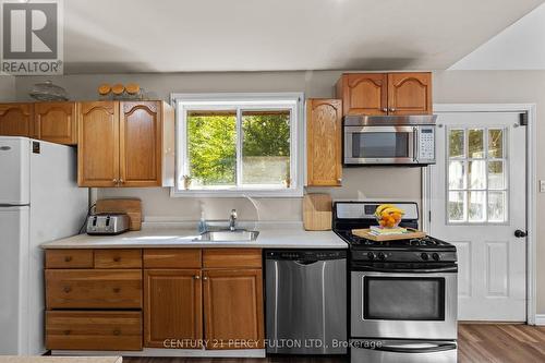 1150 Whites Road, Muskoka Lakes, ON - Indoor Photo Showing Kitchen