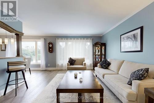 19 Trafalgar Road, Erin, ON - Indoor Photo Showing Living Room