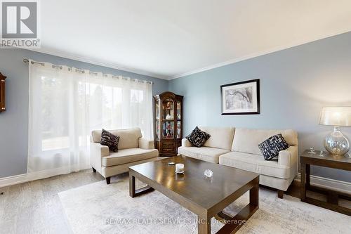 19 Trafalgar Road, Erin, ON - Indoor Photo Showing Living Room