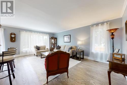 19 Trafalgar Road, Erin, ON - Indoor Photo Showing Living Room