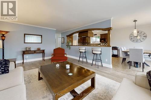 19 Trafalgar Road, Erin, ON - Indoor Photo Showing Living Room