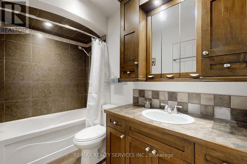 19 Trafalgar Road, Erin, ON - Indoor Photo Showing Bathroom