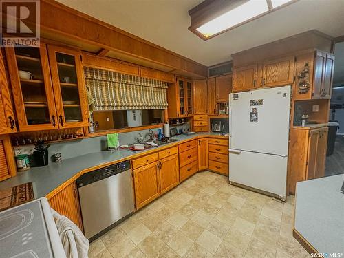 1115 Asquith Drive, Esterhazy, SK - Indoor Photo Showing Kitchen